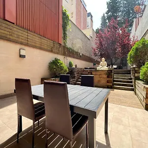 To 4*, Barcelona Spain